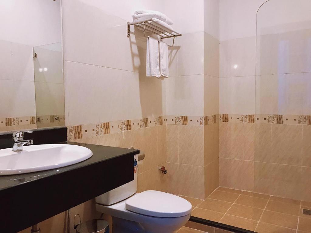 Lucky Star Hotel Buon Ma Thuot Bagian luar foto